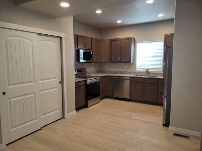 Building Photo - 5281 Palomino Ranch Point