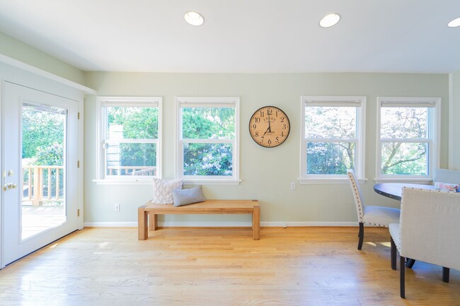 Building Photo - Enchanting Portland Heights 5BD House: You...