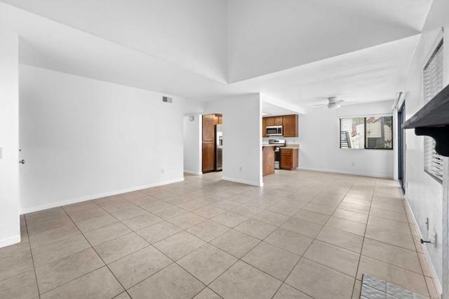 Building Photo - 337 N Melrose Dr