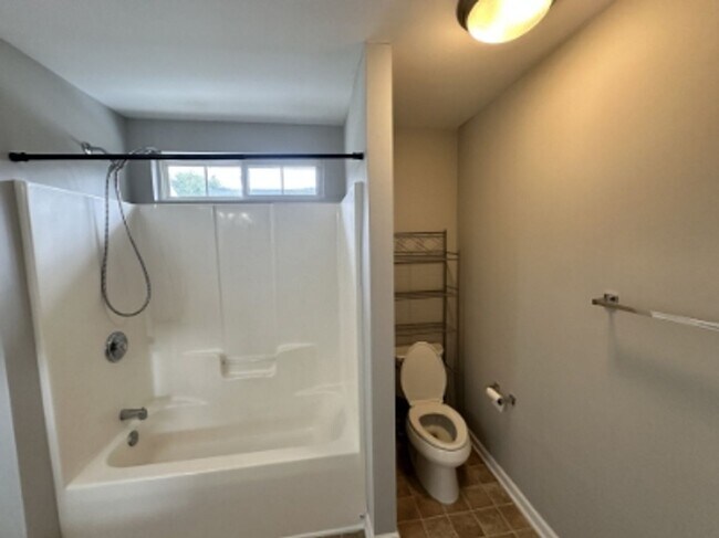 Building Photo - 202 Cherub Ct