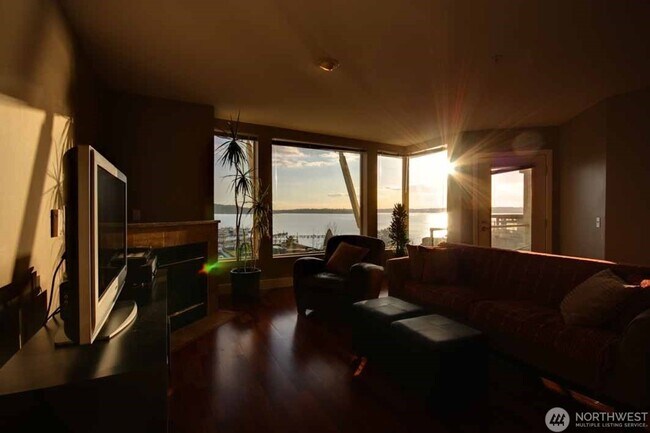 Building Photo - 2Bd/2Ba Kirkland Condo