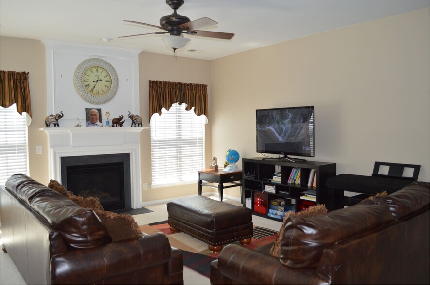 Building Photo - 16831 Dunaverty Pl