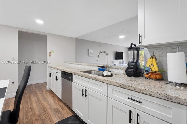 Building Photo - 555 NE 123rd St
