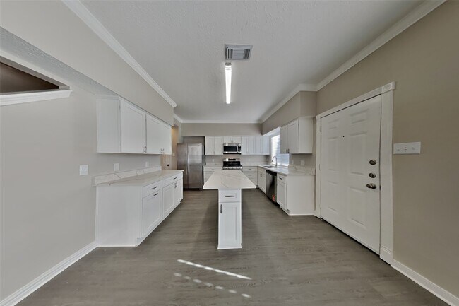 Building Photo - 6807 Oakbranch Manor Ln