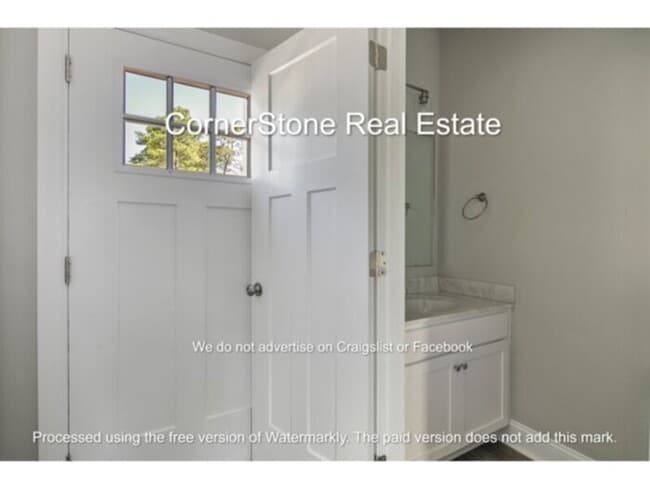 Building Photo - 2854 Little Dr