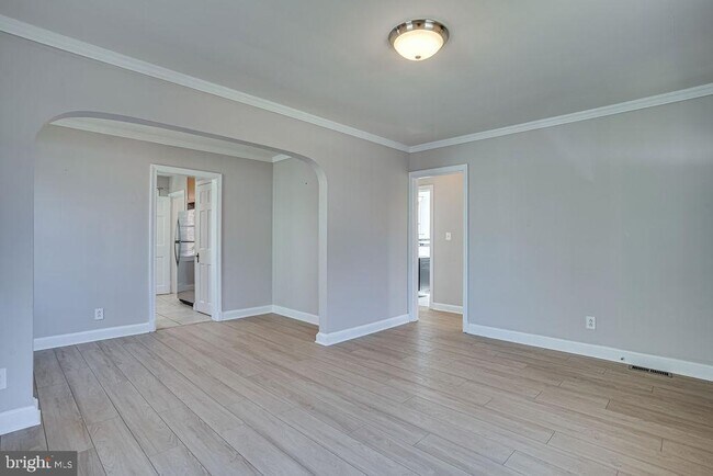 Building Photo - 859 N Abingdon St