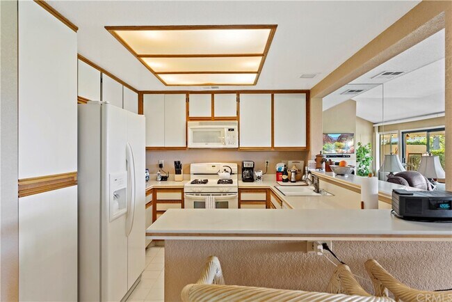 Building Photo - 41220 Woodhaven Dr W