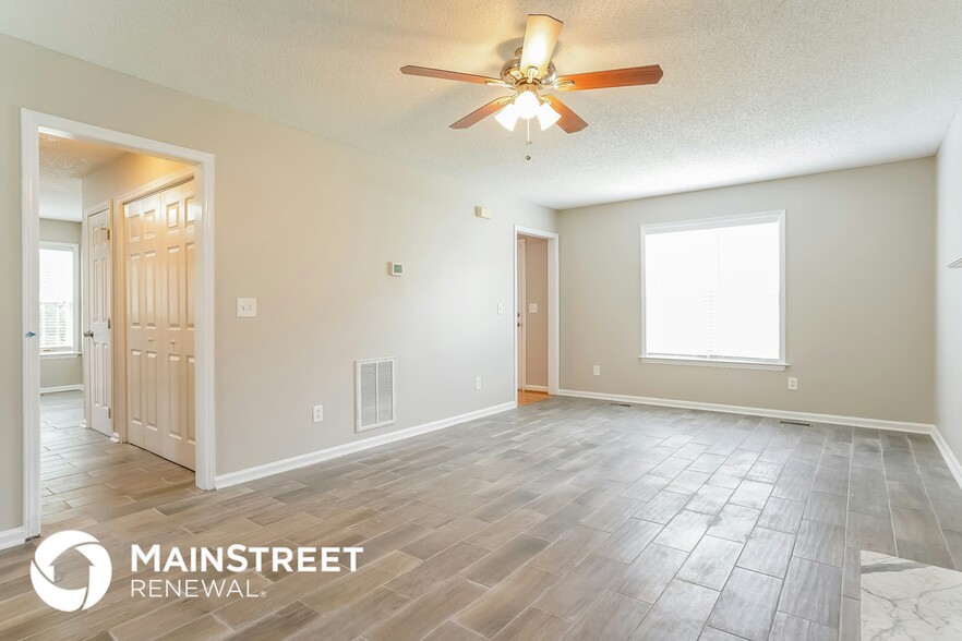 Building Photo - 1100 Curtiss Dr