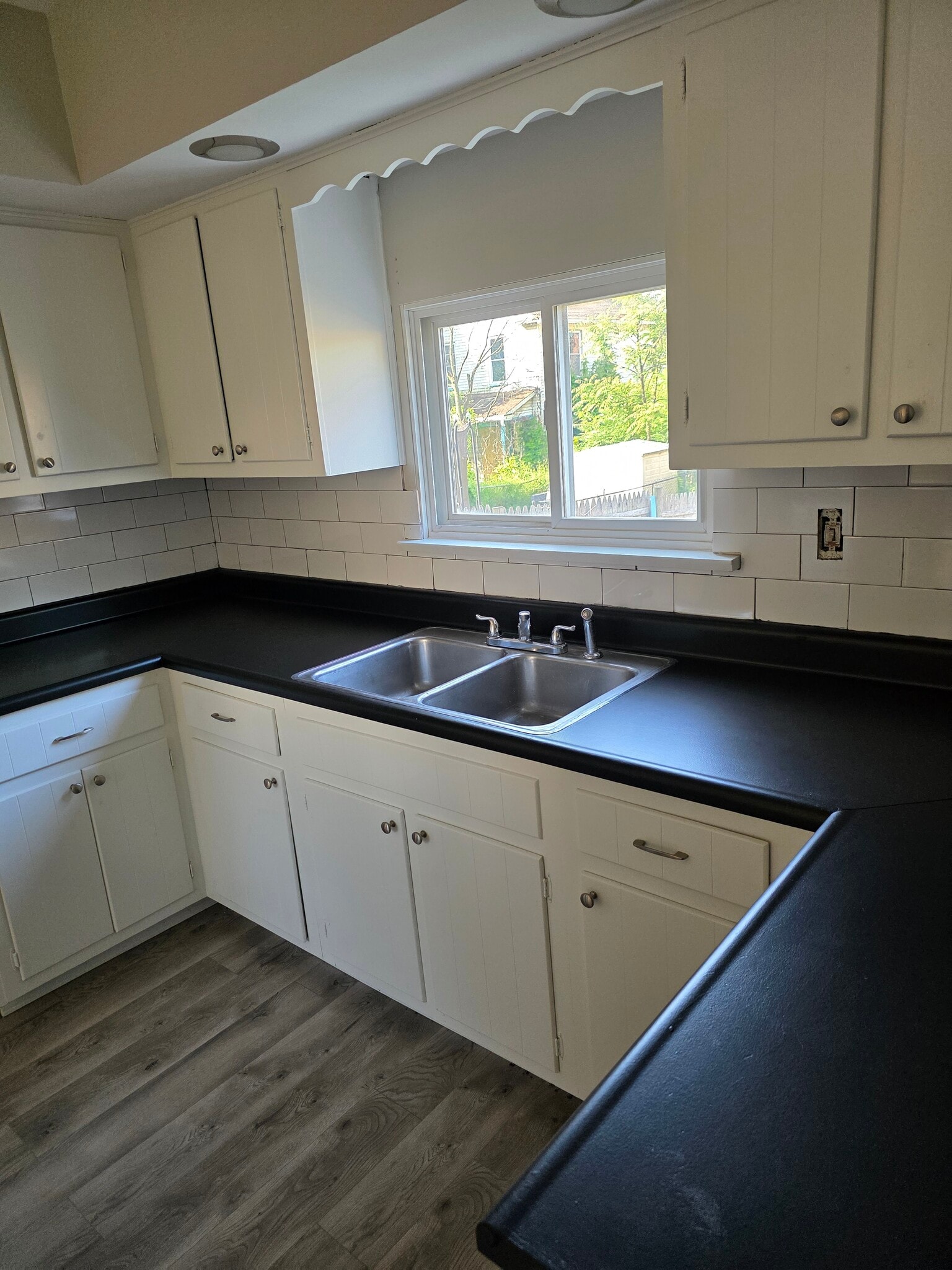 Kitchen - 105 Broad St