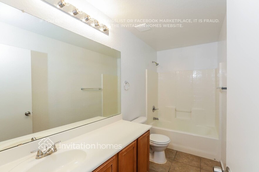 Building Photo - 11867 W Sherman St