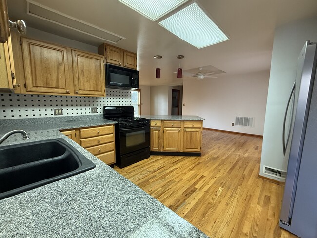 Building Photo - 12255 W 13th Ave