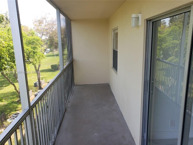 Building Photo - 13255 SW 7th Ct