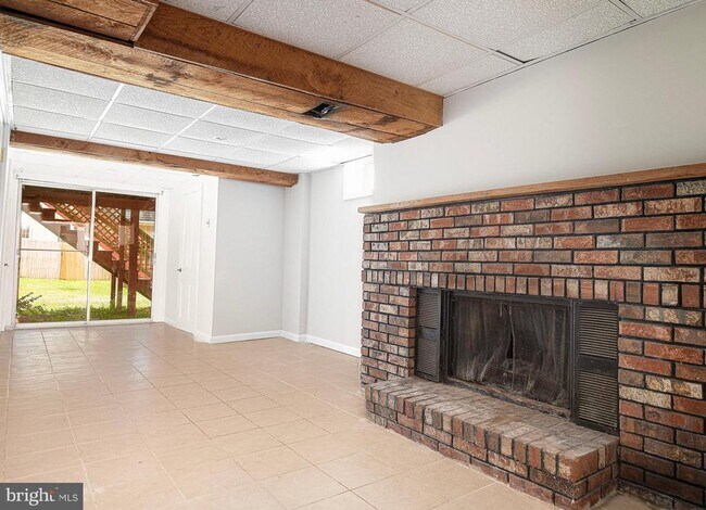 Building Photo - 15 Burnsway Ct