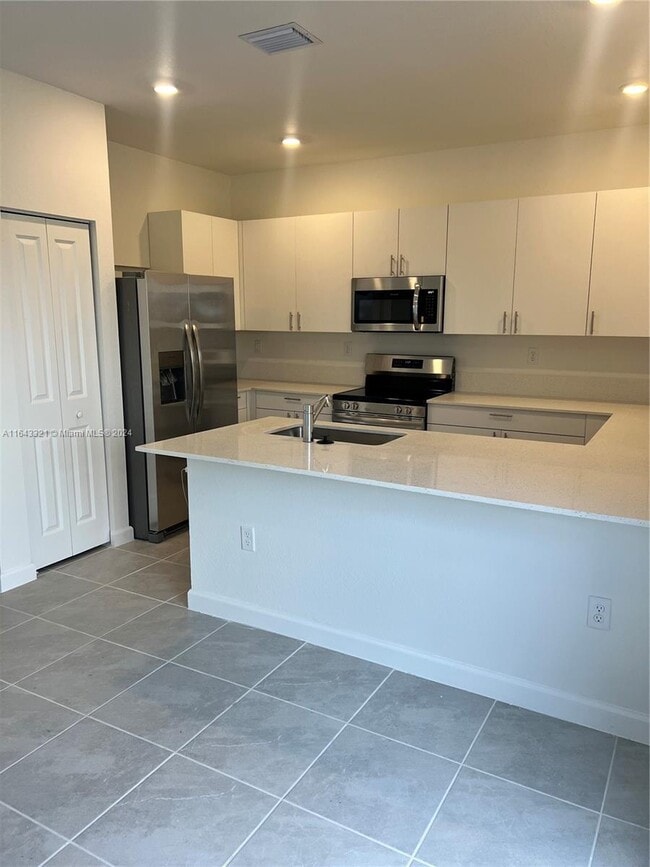 Building Photo - Southwest 232nd Lane, Princeton, FL 33032 - 3 BR 2.5 BA Townhouse