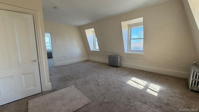 Building Photo - 64 Anstice St