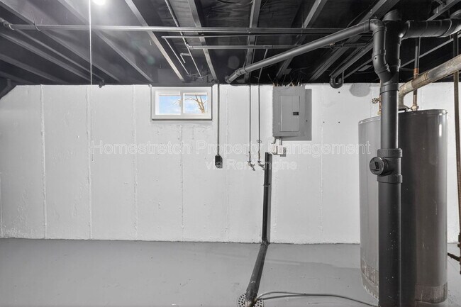 Building Photo - 315 St Anthony Ln