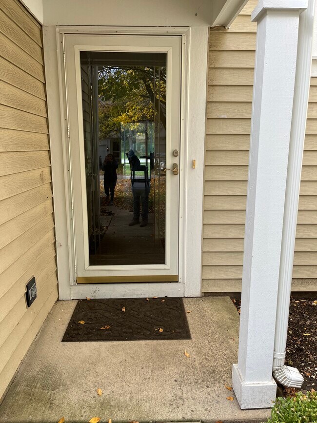 Building Photo - 180 Port Royal Cir