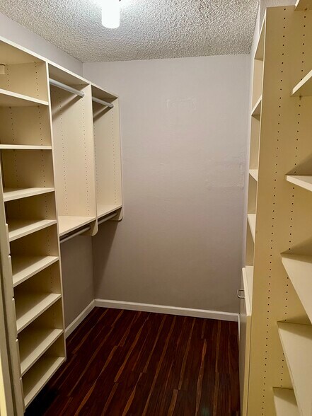 Building Photo - 1811 E Grand Ave