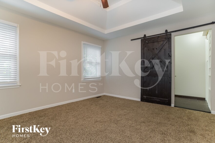 Building Photo - 8705 N Wayland Ave