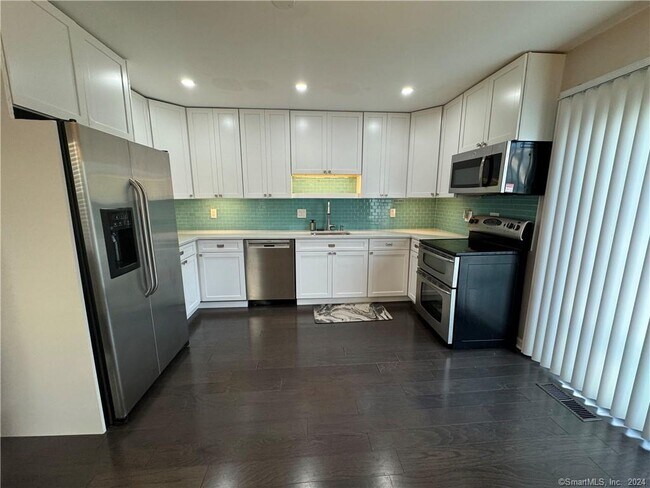 Building Photo - 41 Nash Pl