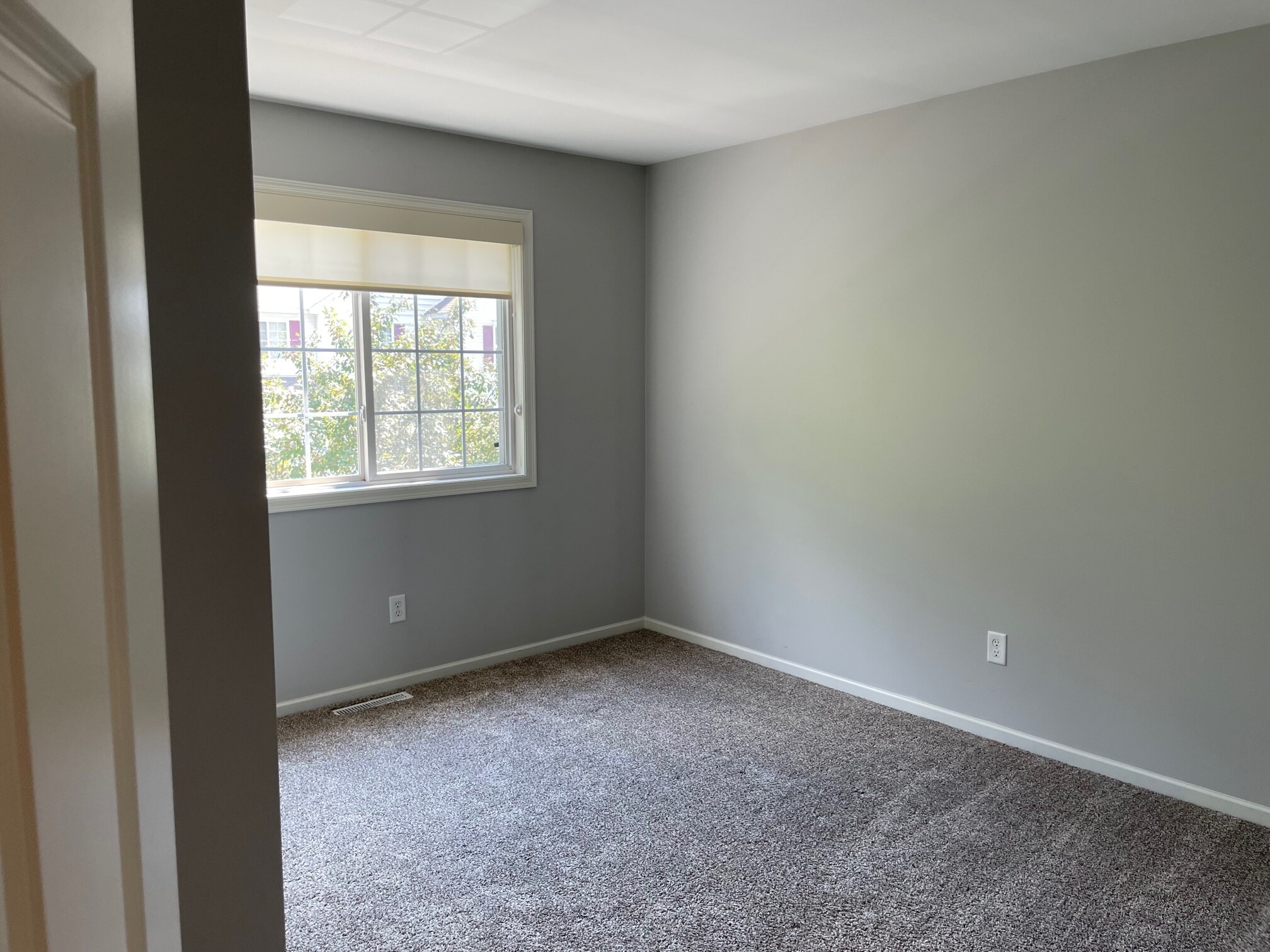 2nd bedroom - 739 Maple Hills Dr