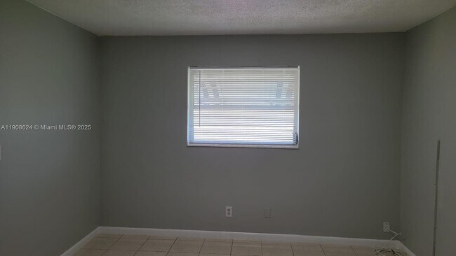 Building Photo - 1715 Wiley St