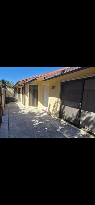 Building Photo - 394 Springdale Cir