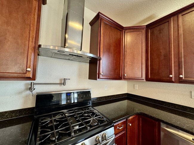 Building Photo - 4-Bedroom Home Ready 07-10-26!! Gourmet Kitchen - Fenced Backyard - Pet Friendly!