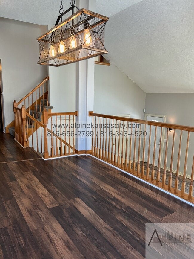 Building Photo - Beautiful California Split in Platte County
