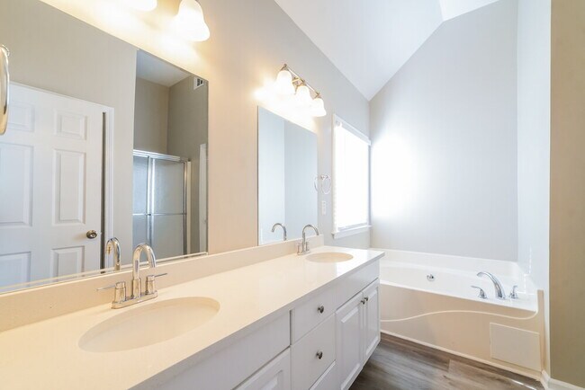 Building Photo - 343 Laurel Glen Crossing