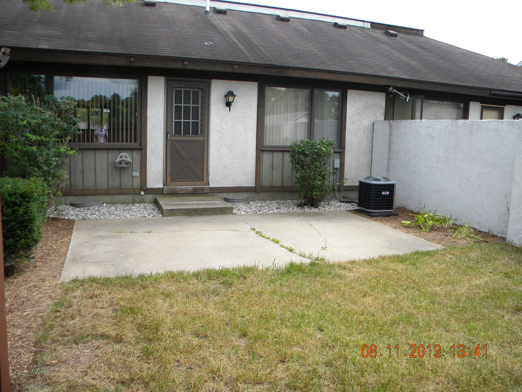 Private patio - 511 E 3rd St