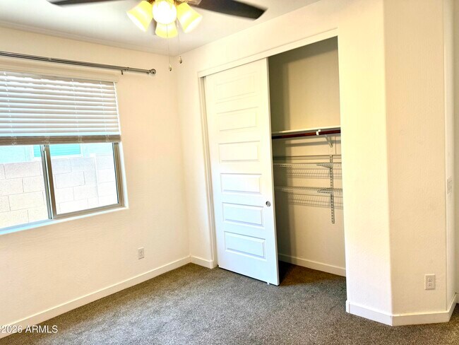 Building Photo - 1533 W Carmen St