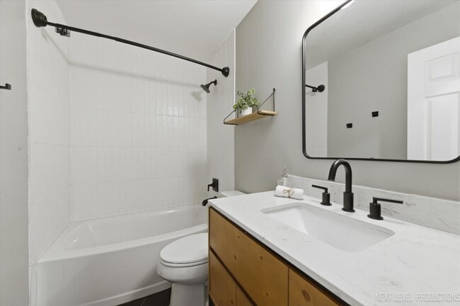Building Photo - 1078 Park Hill Cir
