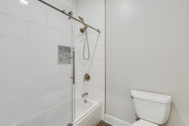 Building Photo - 240 Renaissance Pkwy NE