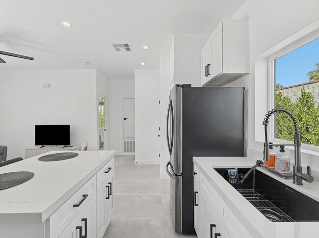 Building Photo - 2197 Jacques Dr