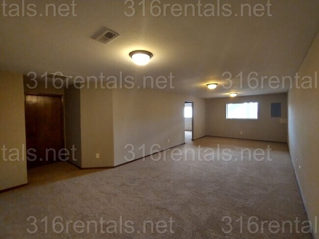 Building Photo - $1575 - 4 bedroom/ 2 bathroom - **COMING SOON ** Gorgeous newly remodeled townhome!