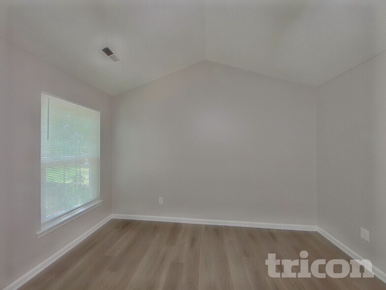 Building Photo - 701 Barbee Farm Dr