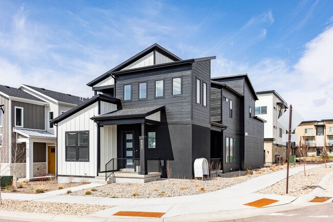 Building Photo - 6607 Purple Poppy Ln