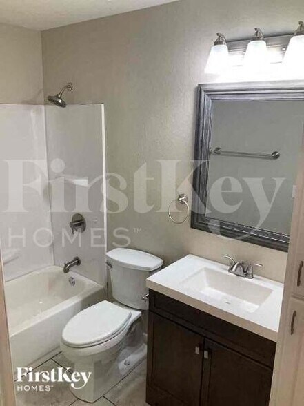 Building Photo - 10760 W Sands Dr