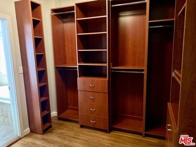 Building Photo - 1861 W Mountain St