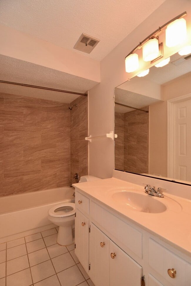 Building Photo - Evans 3 Bed/2 Bath w/ Garage & Huge Fenced Yard