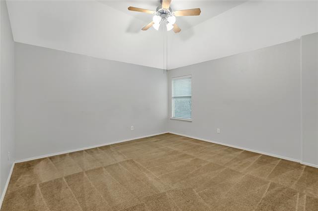 Building Photo - 932 Peach Ln