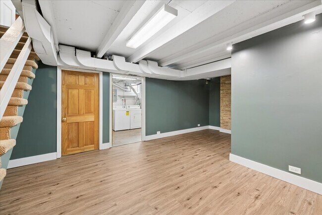 Building Photo - 310 Jackson Ave