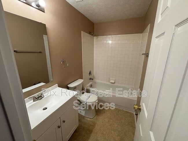 Building Photo - 6729 Fayetta Dr