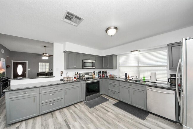 Building Photo - 11031 Kirkmead Dr