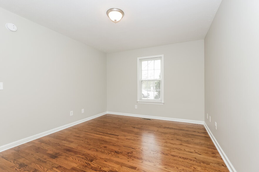 Building Photo - 1202 Oldstone Ct