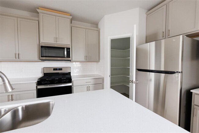 Building Photo - 6206 Marsh Ln