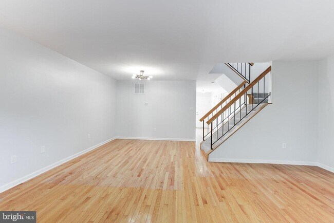Building Photo - 1883 Inglebrook Dr