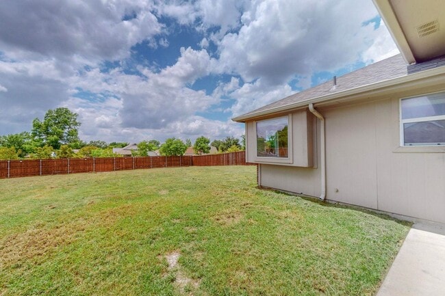 Building Photo - **Now pre-leasing, available to view early...