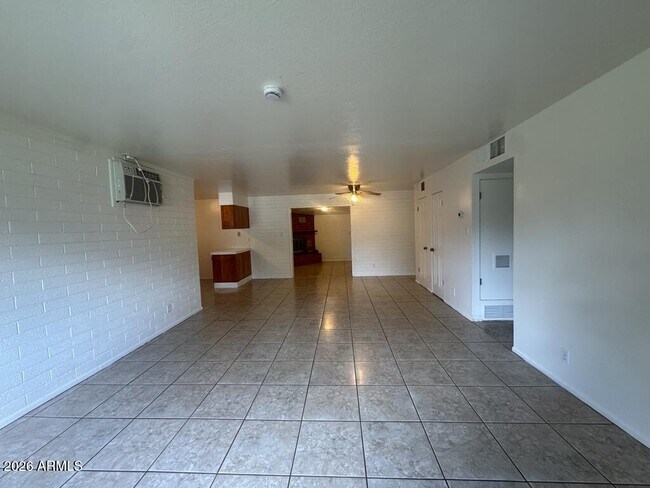 Building Photo - 801 Norman Ave